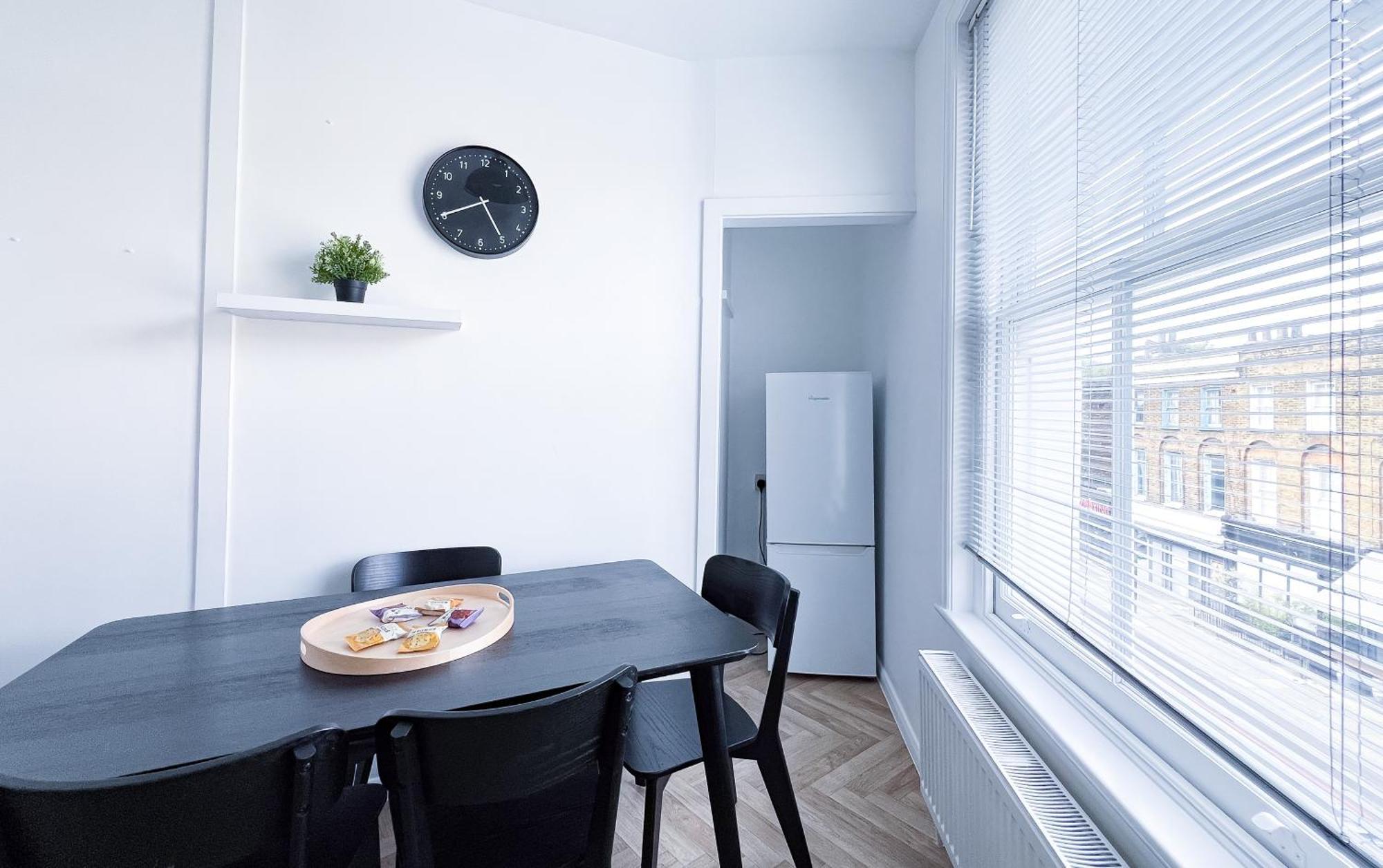 Lovely 1 Bedroom Camden Flat- On 2nd Floor Apartment *